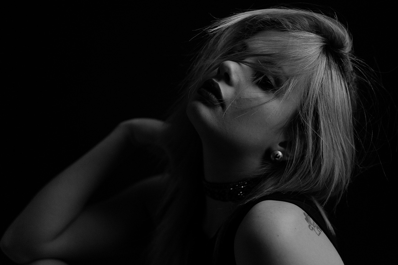 okx欧易实名账号：爱看侠app详情下载教程